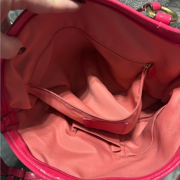 Coach F21910 Signature Scribble
Carryall Bag Colorful, Great Condition! - Picture 11 of 11